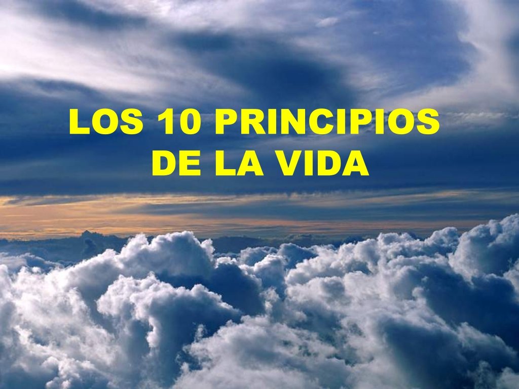 Puesta de sol y nubes. Texto "Los 10 principios de la vida".